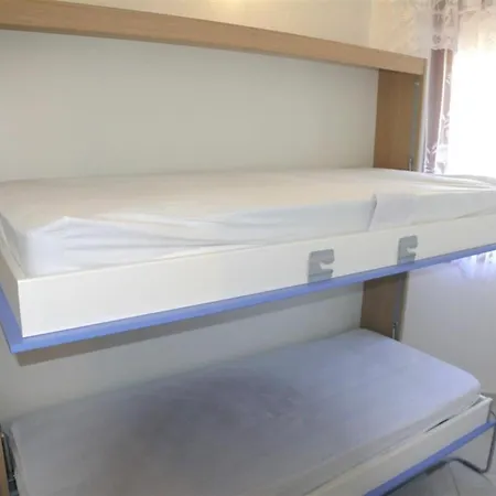 Comfortable 80m From The شقة *